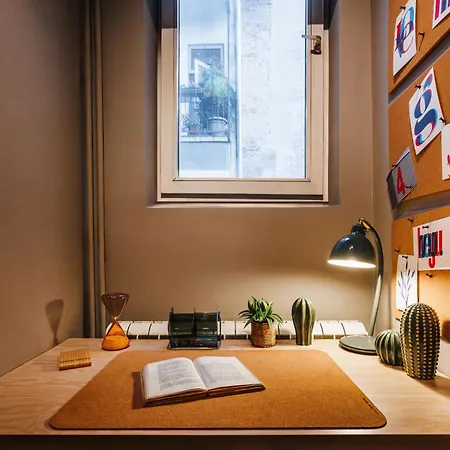 Inspiration Source With Balcony Old Town Belgrado