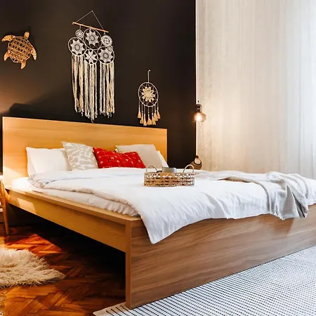 Inspiration Source With Balcony Old Town * Belgrado