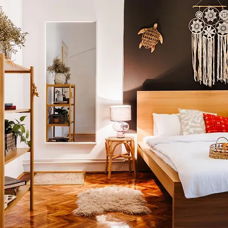 Inspiration Source With Balcony Old Town * ベオグラード